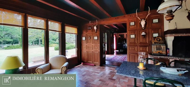 Demeure - 399 m² - 8 pièces