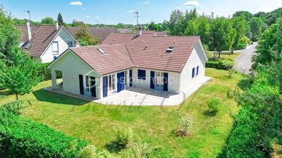 Maison - 227 m² - 9 pièces