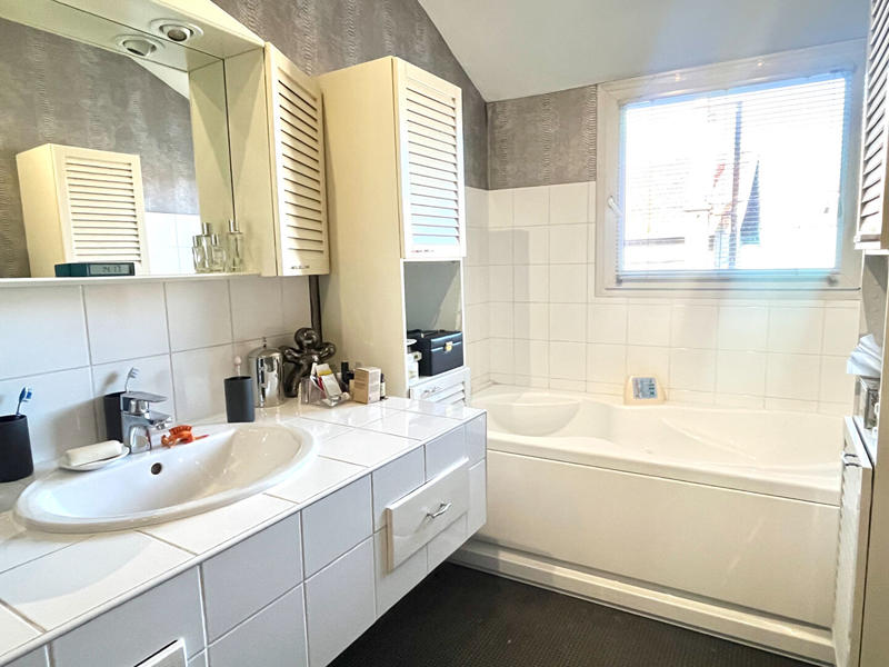 Appartement - 141 m² - 5 pièces