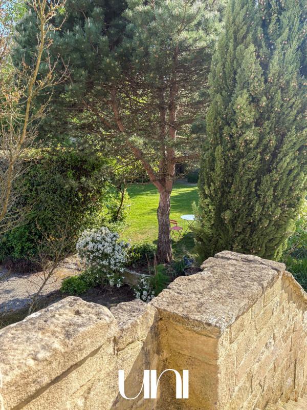 Maison - 305 m² - 11 pièces