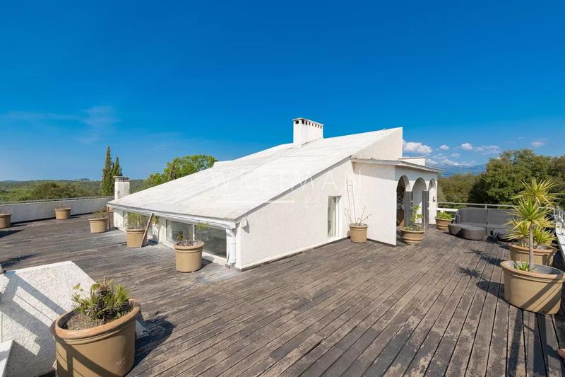 Villa - 630 m² - 10 pièces