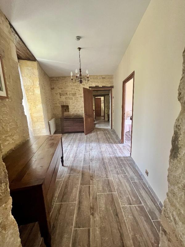 Maison en pierre - 350 m² - 10 pièces