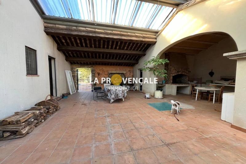 Maison - 290 m² - 9 pièces
