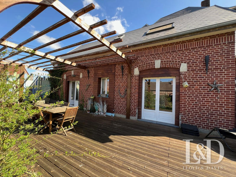 Maison - 460 m² - 18 pièces