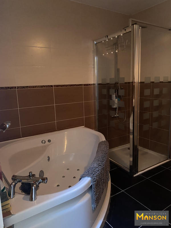 Appartement - 102 m² - 5 pièces