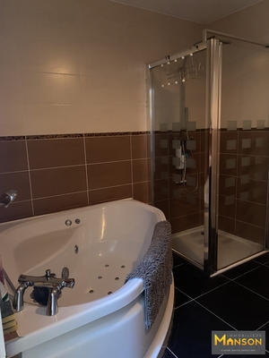 Appartement - 102 m² - 5 pièces