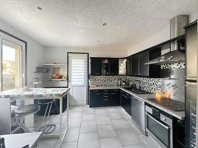 Maison - 178 m² - 7 pièces