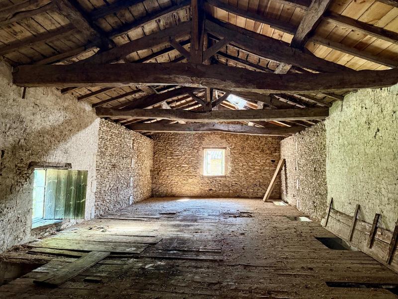 Maison - 377 m² - 6 pièces