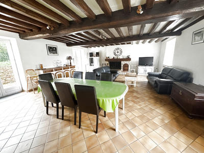 Maison - 244 m² - 8 pièces