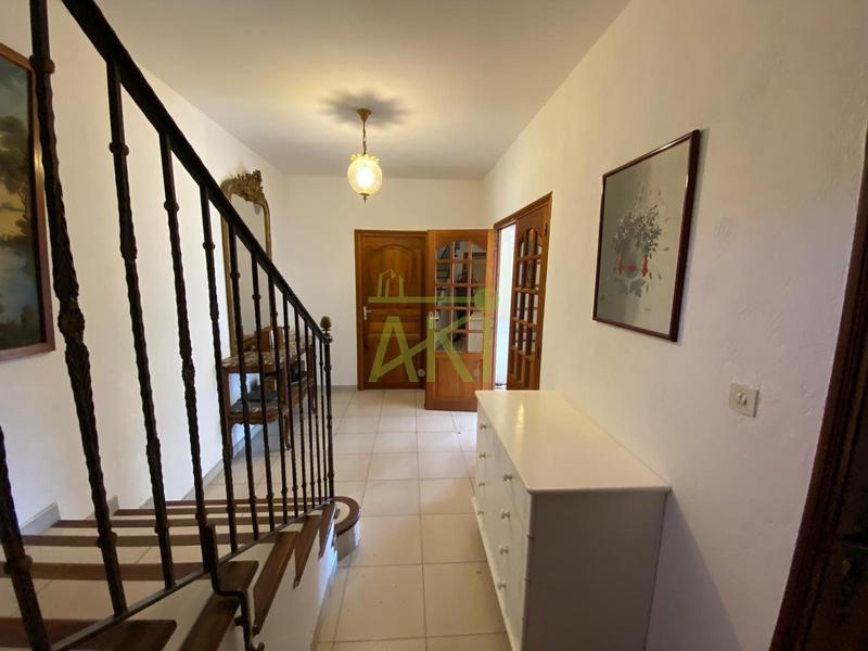 Maison traditionnelle - 353 m² - 9 pièces