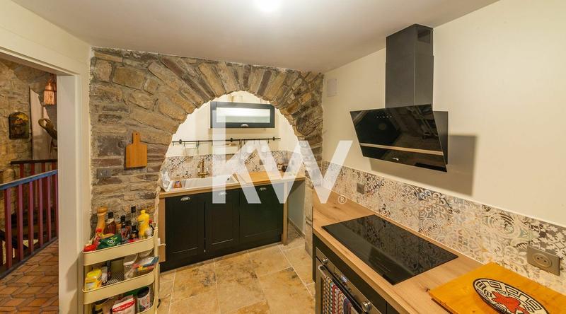 Maison ancienne - 179 m² - 6 pièces