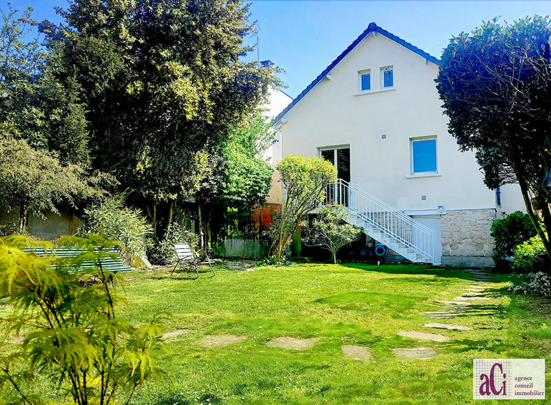 Maison - 140 m² - 5 pièces