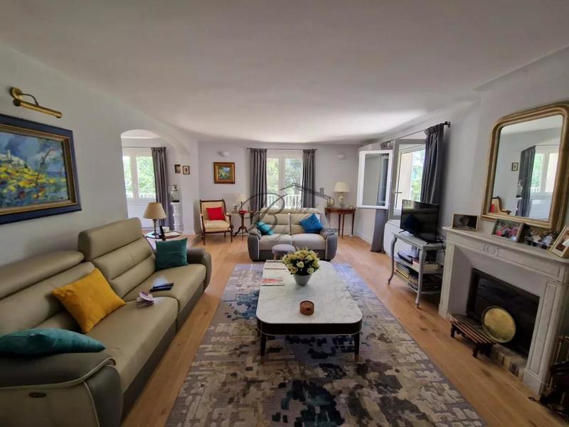 Villa - 225 m² - 7 pièces