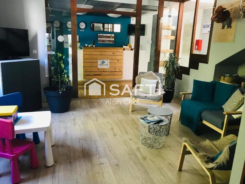 Local commercial - 4 000 m² - 17 pièces