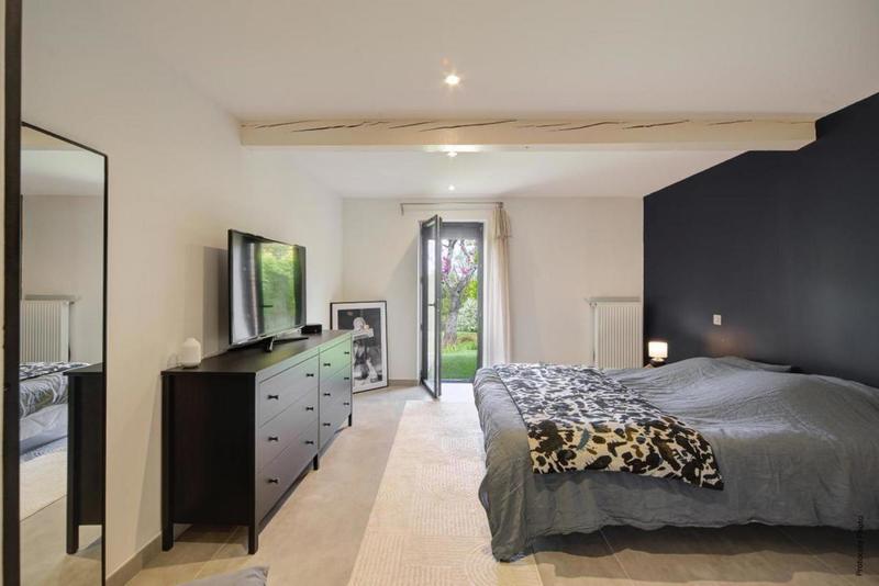 Maison - 220 m² - 7 pièces