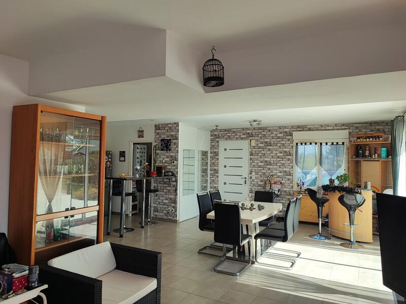 Maison - 105 m² - 5 pièces