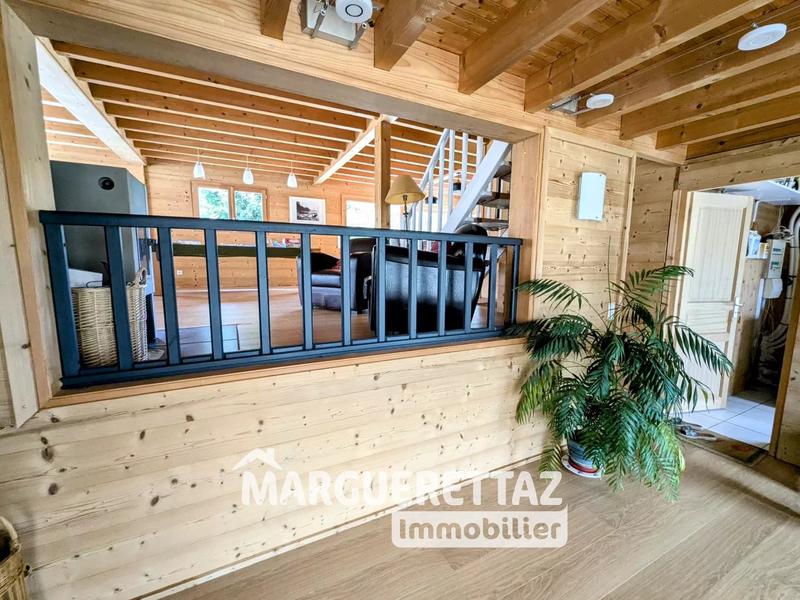 Maison - 237 m² - 7 pièces