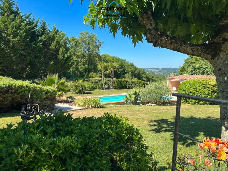 Propriété - 170 m² - 6 pièces