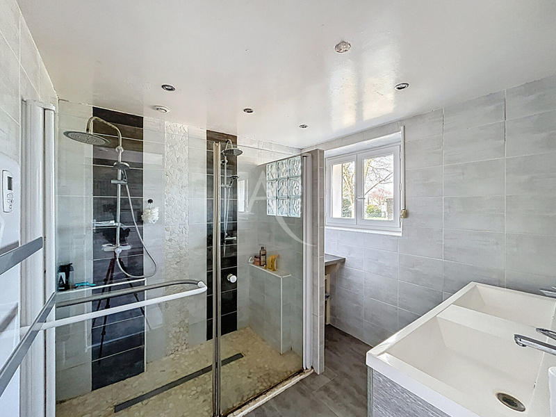 Maison - 155 m² - 8 pièces