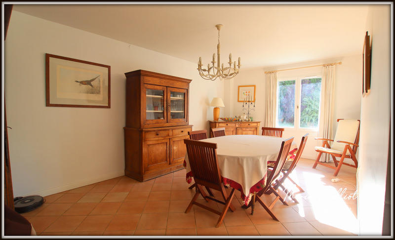 Maison - 232 m² - 9 pièces