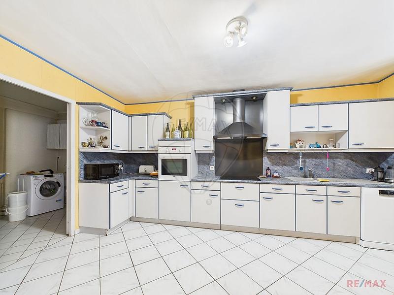 Moulin - 325 m² - 11 pièces