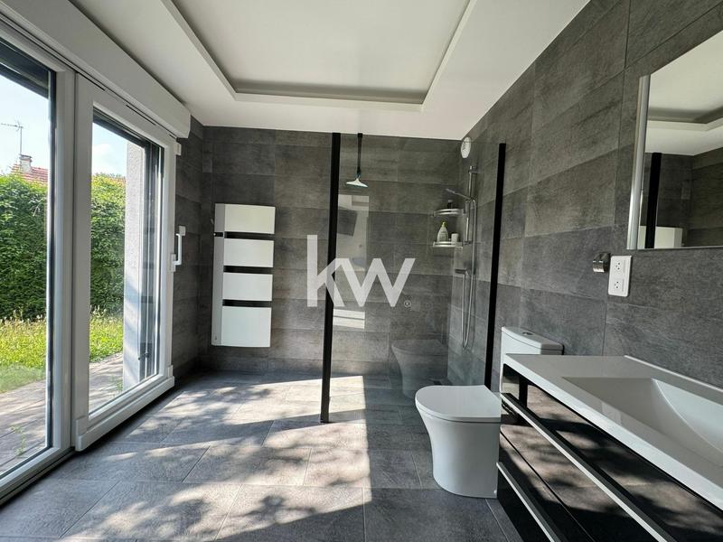 Maison - 180 m² - 6 pièces