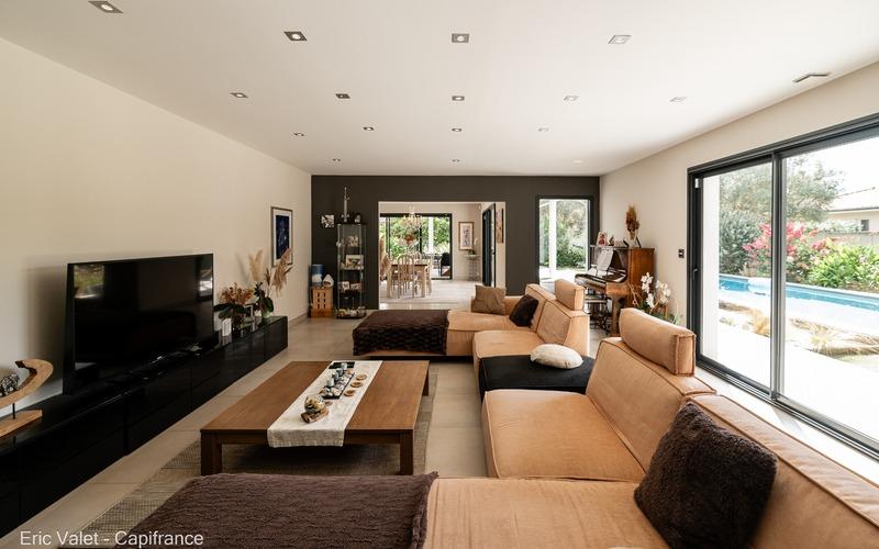 Villa - 230 m² - 6 pièces