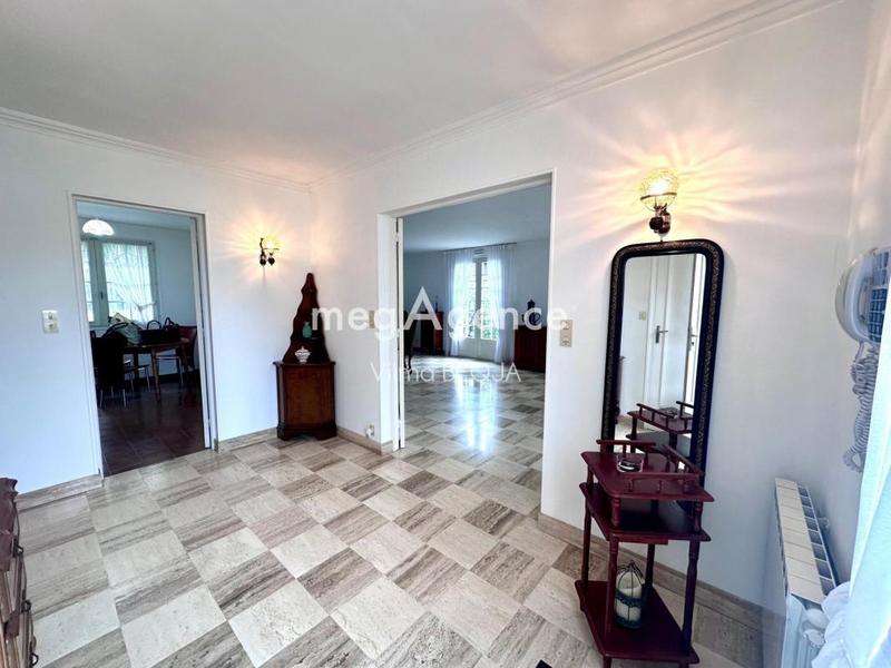 Maison traditionnelle - 204 m² - 6 pièces