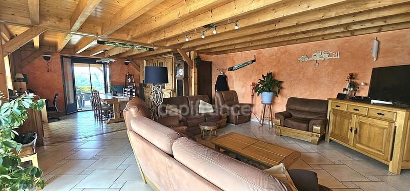Maison en pierre - 172 m² - 6 pièces