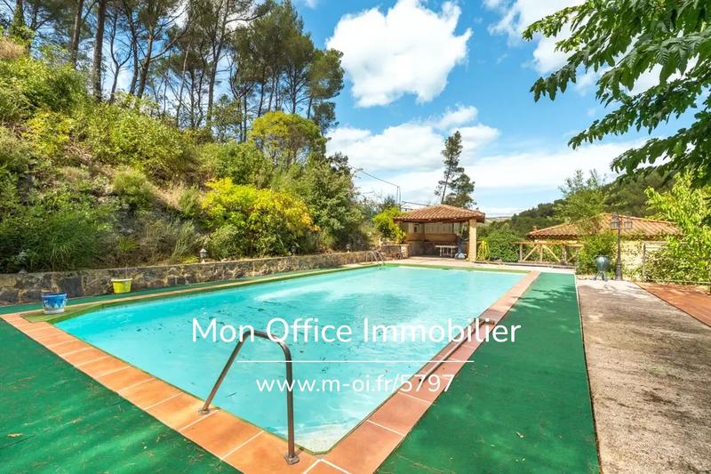 Maison - 160 m² - 5 pièces