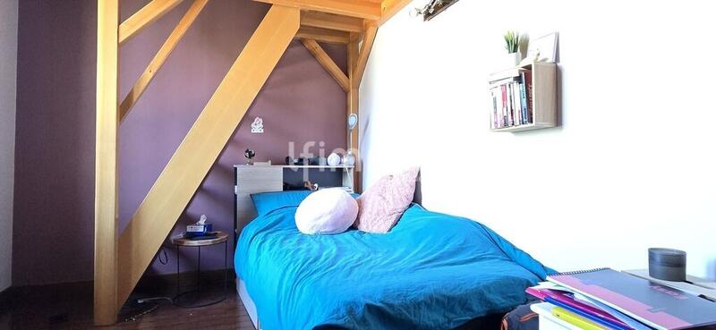 Maison - 220 m² - 9 pièces