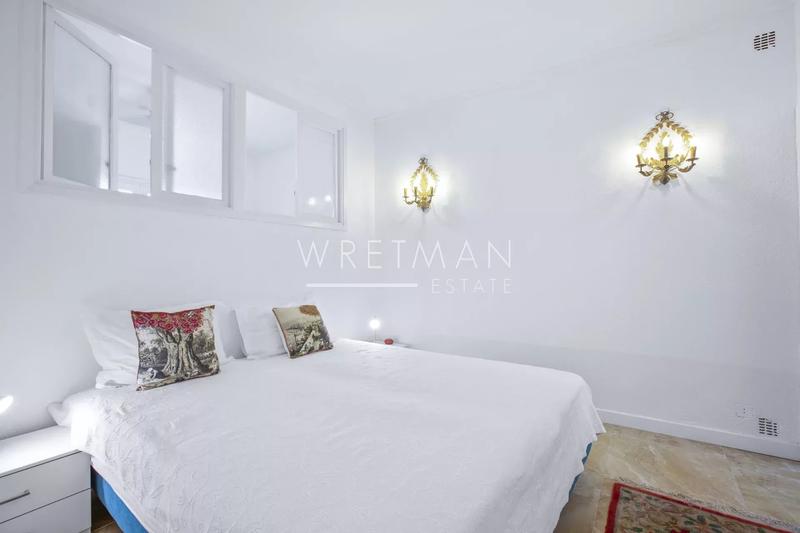 Villa - 233 m² - 6 pièces