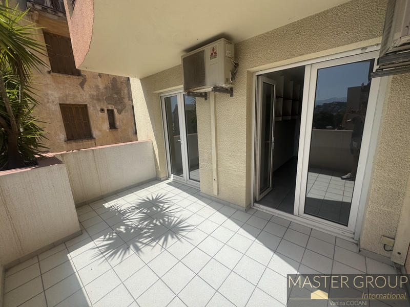 Appartement - 97 m² - 4 pièces