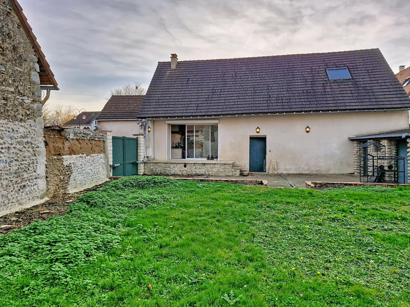 Maison - 136 m² - 7 pièces