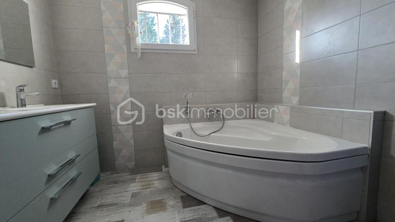 Maison - 197 m² - 6 pièces