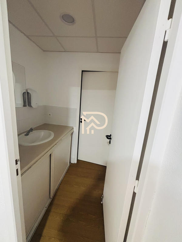 Local d'activités - 170 m²