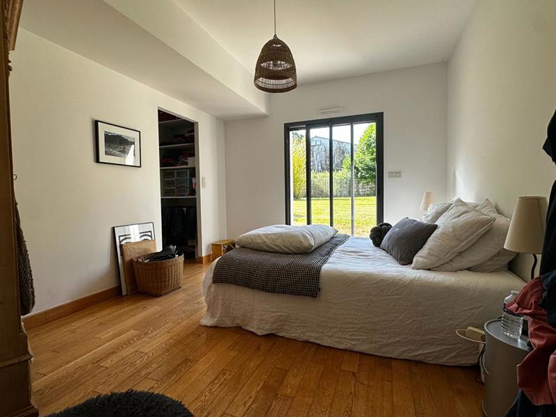 Maison - 210 m² - 6 pièces