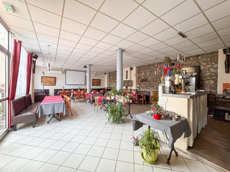 Propriété - 650 m² - 17 pièces