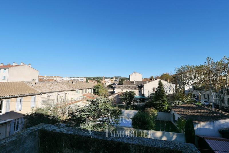 Maison - 240 m² - 9 pièces