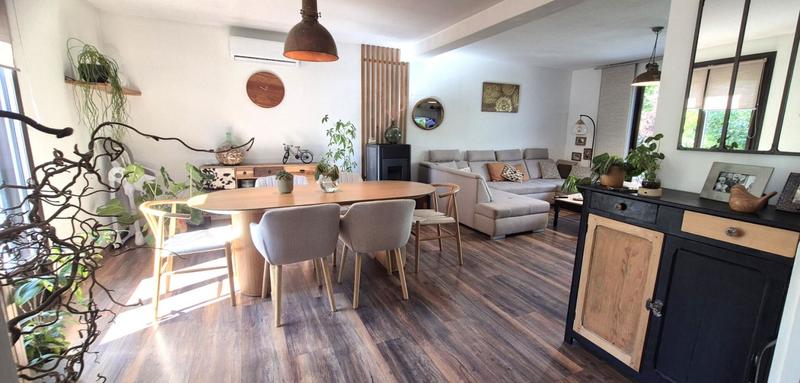 Maison - 95 m² - 5 pièces