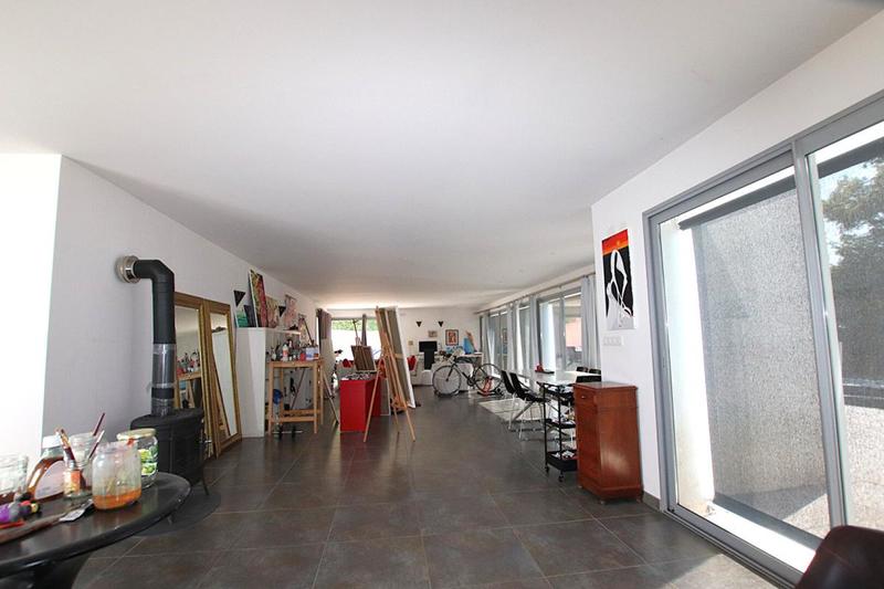 Villa - 300 m² - 8 pièces