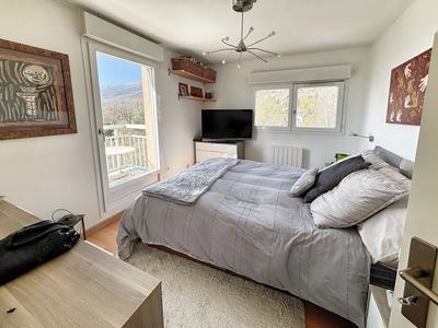 Appartement - 99 m² - 5 pièces