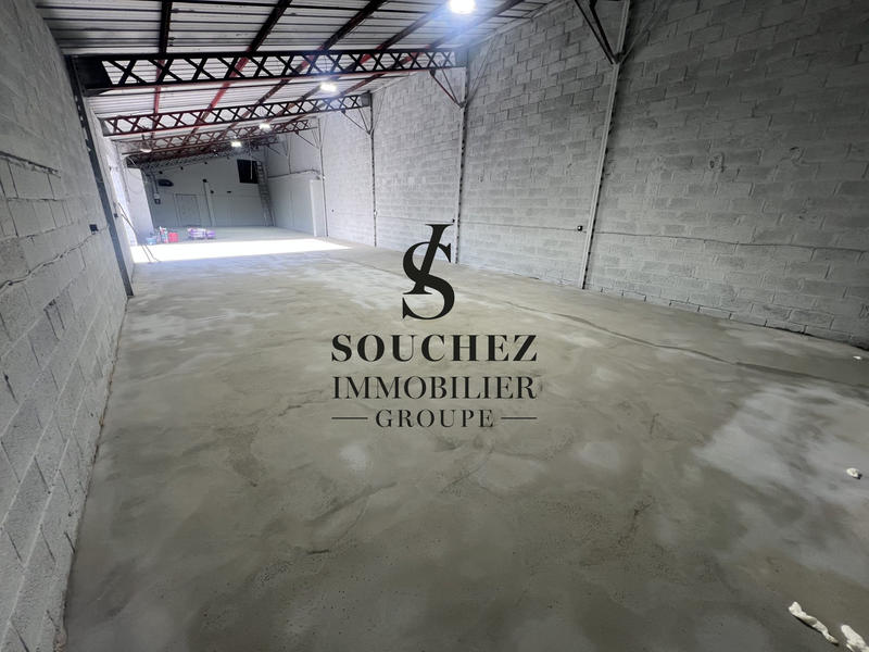 Entrepôt - 330 m²