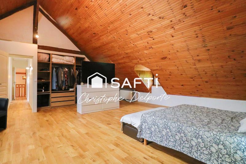 Maison - 310 m² - 10 pièces