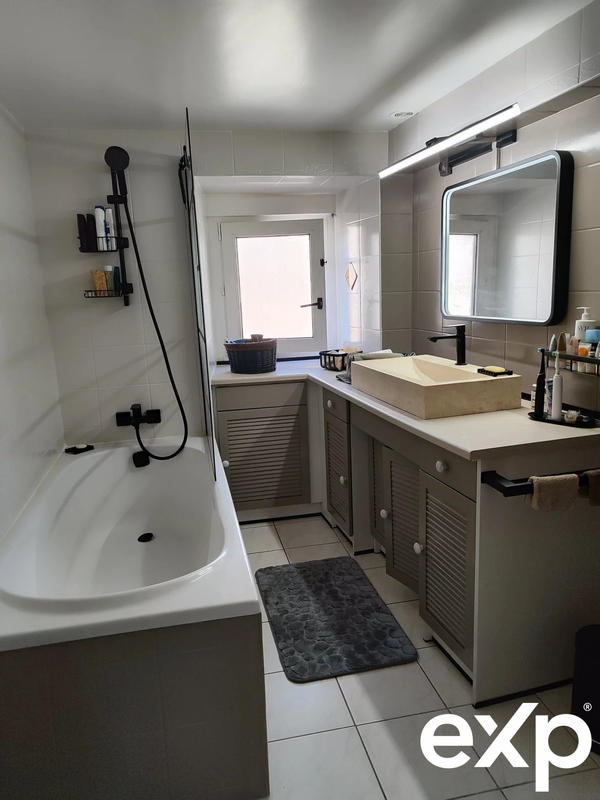 Maison traditionnelle - 225 m² - 7 pièces