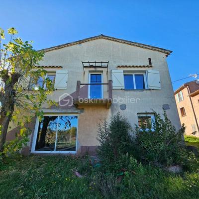 Maison jumelée - 300 m² - 9 pièces