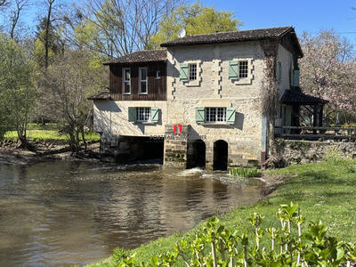 Maison ancienne - 180 m² - 6 pièces