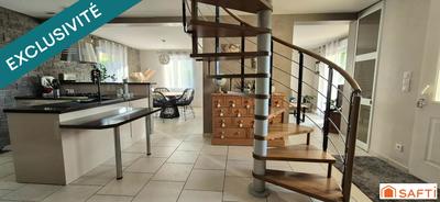 Maison - 168 m² - 8 pièces