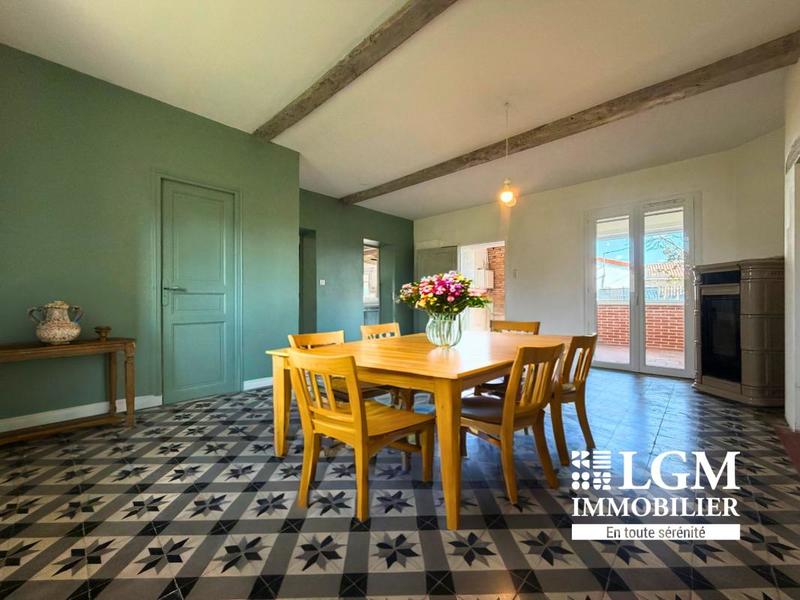 Maison - 242 m² - 5 pièces