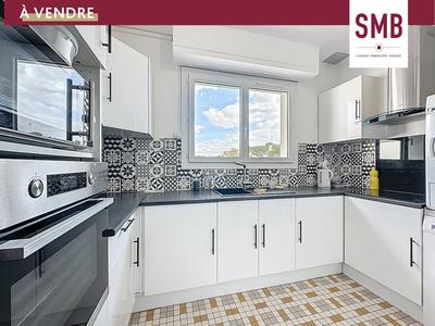 Appartement - 99 m² - 5 pièces